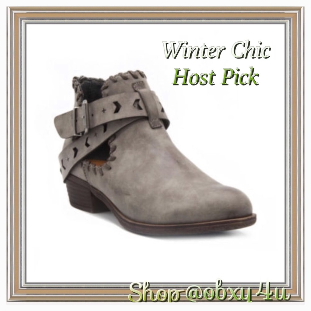 ⭐️HP⭐️Wrapped Booties❄️